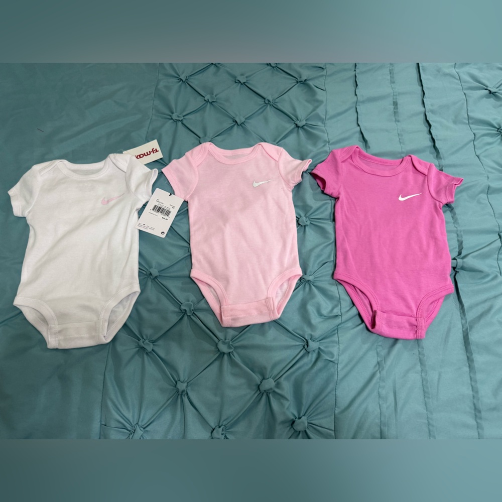 **NEW** 3 Piece Nike Bundle